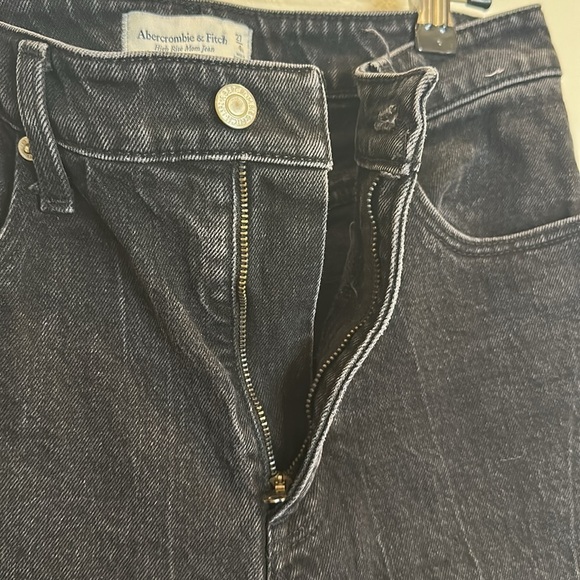 ABERCROMBIE & FITCH HIGH RISE MOM JEAN CURVE LOVE 27/4 - Picture 8 of 8
